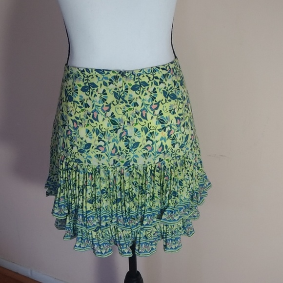 Brand New BCBG skirt. Floral print. - Picture 2 of 4